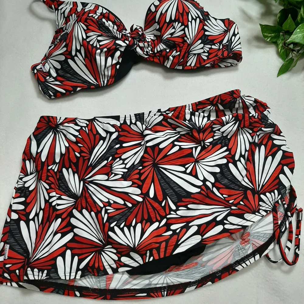 Captiva 2pc Red Black Floral Bikini Swim Set Sz M‎
